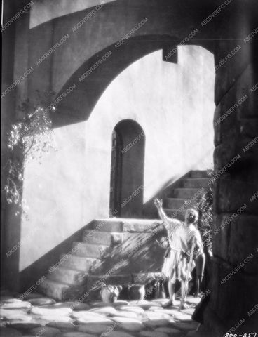 Ramon Navarro village scene silent Ben-Hur bh810-22