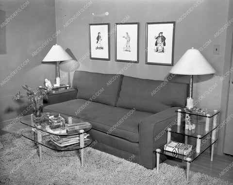 Carole Landis gives tour of home for newspaper carlan45-02