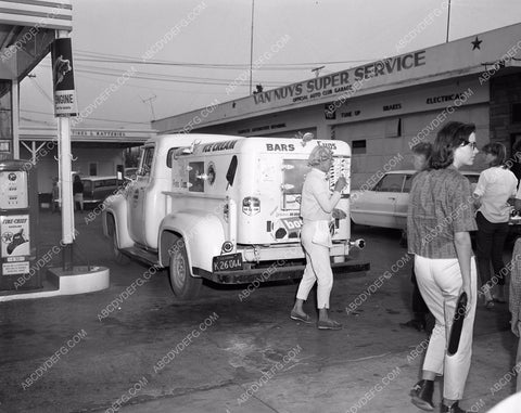 vintage ice cream truck at Van Nuys Super Service station automobile cars-59