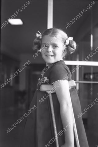 child star Anissa Jones breaks her leg ends up Childrens Hospital LA 8b20-0020