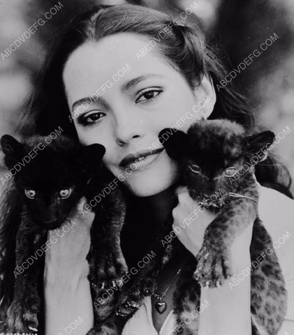 beautiful Barbara Carrera and two baby leopard cubs 8b20-0053