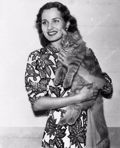 beautiful Brenda Marshall and her cat 8b20-0084