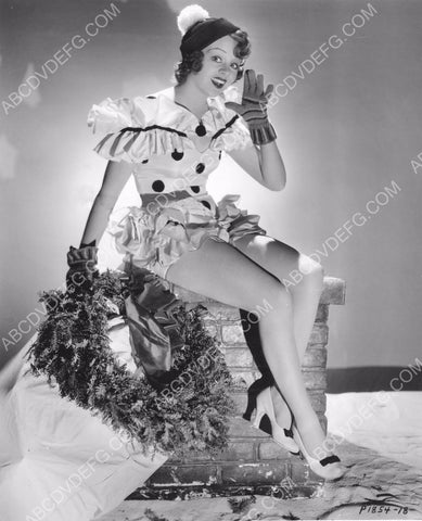 Christmas pinup Iris Adrian Santa's cute helper going down the chimney 8b20-0285