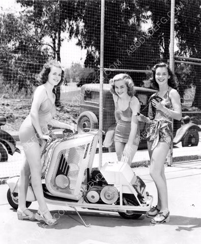 babes Mildred Coles Lucile Fairbanks Susan Carnahan cool motor scooter 8b20-0484