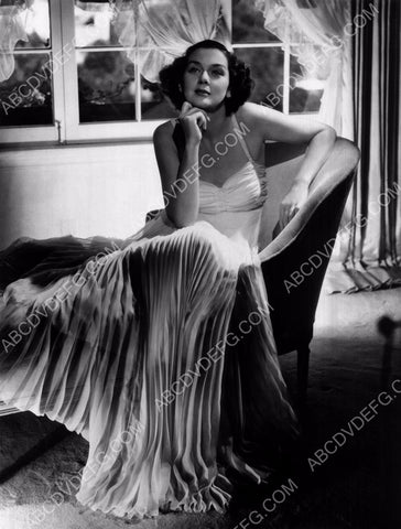 stylish Rosalind Russell fashion portrait 8b20-10067