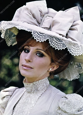 Barbra Streisand beautiful wardrobe shot 8b20-10097