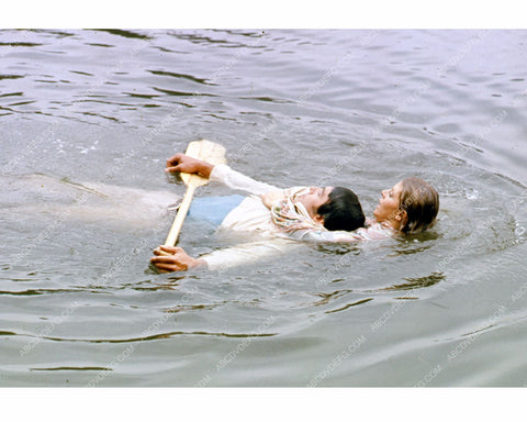 Lindsay Wagner saving someone TV The Bionic Woman 8b20-10232