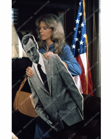 Lindsay Wagner w cardboard cutout Richard Anderson TV Bionic Woman 8b20-10243