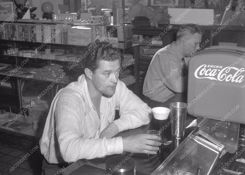 Dennis Morgan candid drinking a coke 8b20-10331