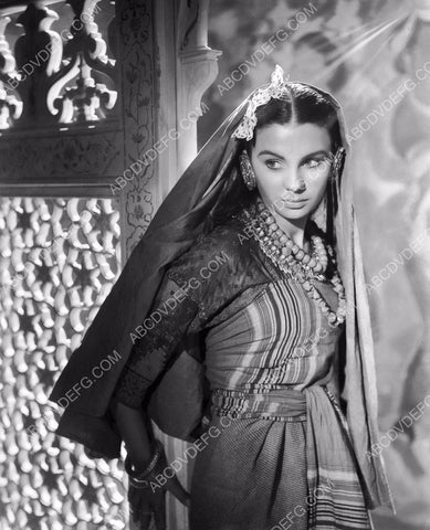 Jean Simmons film Black Narcissus 8b20-10380