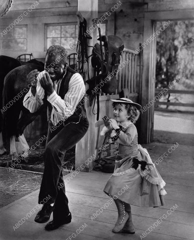 Bill Robinson Shirley Temple dancing in the barn film The Little Colonel 8b20-1055