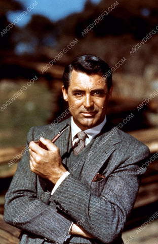 Cary Grant and his pipe outdoors portrait 8b20-10576