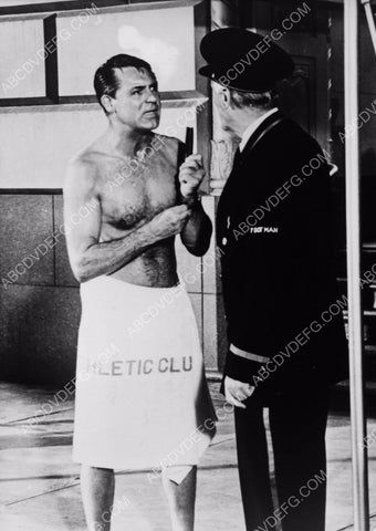 Cary Grant wrapped in towel talks to doorman film Walk Don't Run 8b20-10578