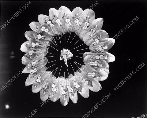 Gold Diggers of 1933 Busby Berkeley dance sequence 8b20-10603