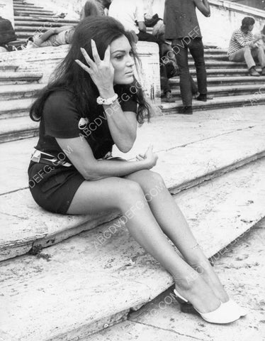 candid Connie Francis sitting on the steps 8b20-10794