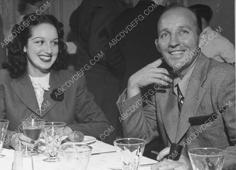 candid Bing Crosby dining with his wife maybe 8b20-10897