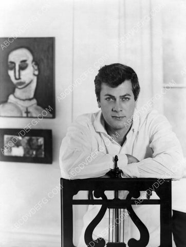 Tony Curtis at home 8b20-10958