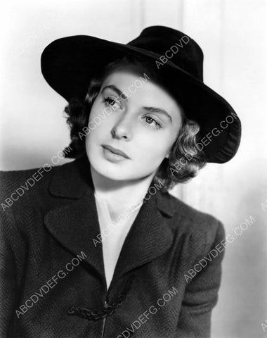 Ingrid Bergman in smart fashion 8b20-11022