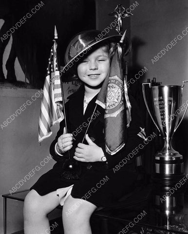 Shirley Temple gets American Legion award 8b20-1109