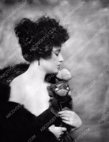 silent actress Yvonne Shelton portrait 8b20-11380