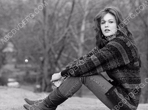 Diane Lane outdoors pic 8b20-11520