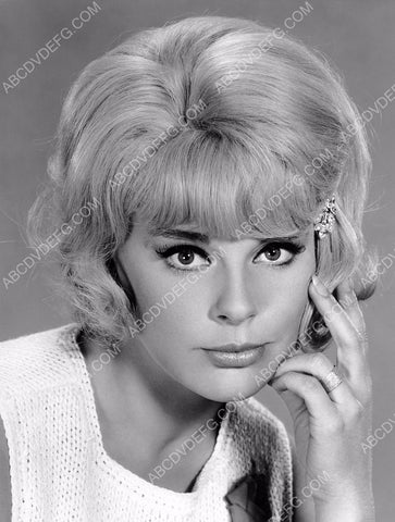 beautiful Elke Sommer portrait film The Money Trap 8b20-11719
