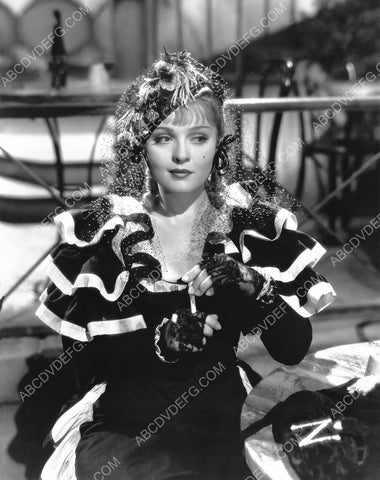 Anna Sten in cool fashion 8b20-11805