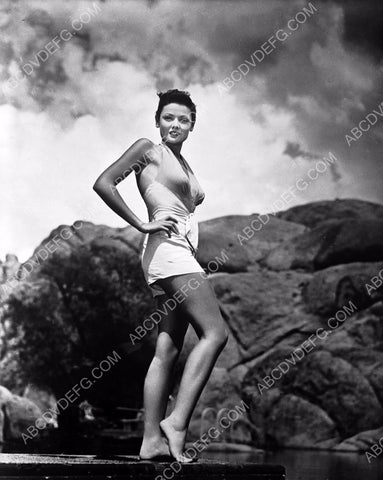 gorgeous Gene Tierney in her new swimsuit 8b20-1192