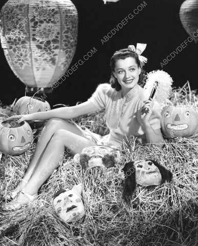sexy Ellen Drew Halloween pinup w pumpkins and masks 8b20-11991