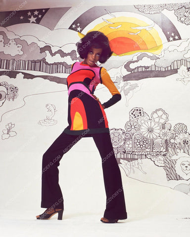 Diana Ross in groovy fashion 8b20-12160