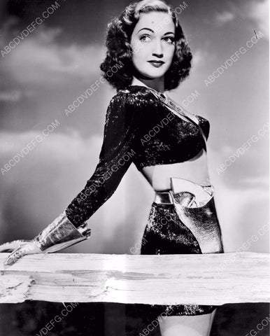 sexy Dorothy Lamour in bikini with six guns 8b20-12230