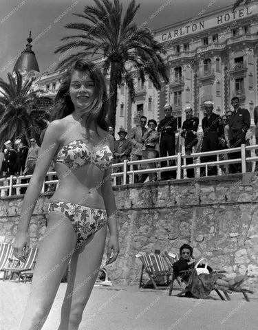 onlookers watch Brigitte Bardot bikini beach photo shoot 8b20-12781