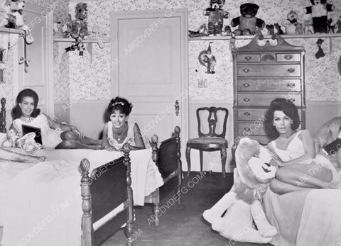 Annette Funicello and friends slumber party 8b20-13152