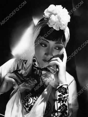 Anna May Wong cool fashion portrait 8b20-1324