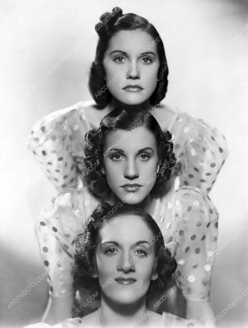 musical group The Andrews Sisters portrait 8b20-13250
