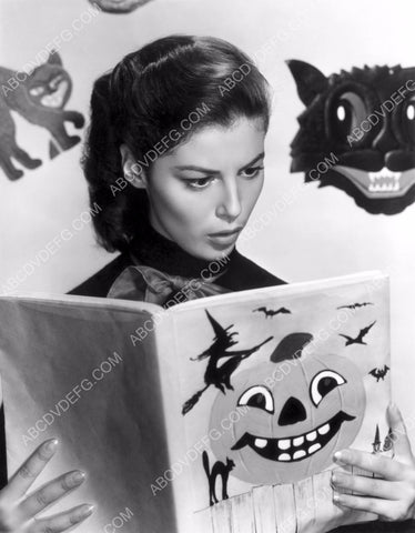 Pier Angeli and a Halloween decoration book 8b20-13318
