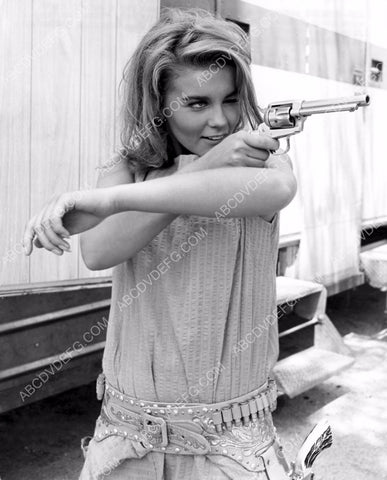 sharp shooter Ann-Margret film Viva Las Vegas 8b20-13356