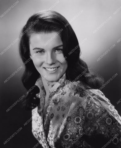 Ann-Margret portrait 8b20-13384