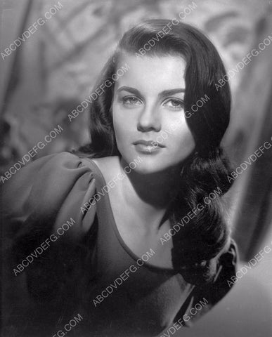 Ann-Margret portrait 8b20-13431