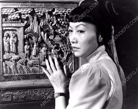 Anna May Wong unlocks the secret panel 8b20-1347