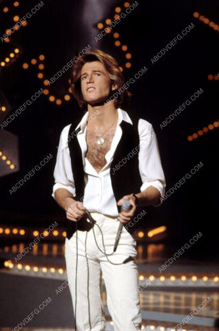 Andy Gibb on stage pic 8b20-13714