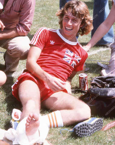 Andy Gibb relaxing between sporting events 8b20-13725