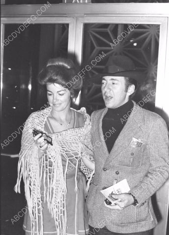 Bobby Darin out with date 8b20-13830