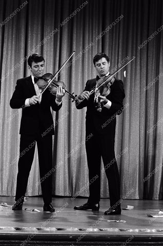 Bobby Darin Jerry Lewis violin contest 8b20-13833