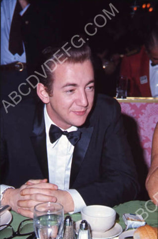candid Bobby Darin out to dinner 8b20-13834