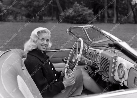 Diana Dors in her new slick automobile 8b20-13917
