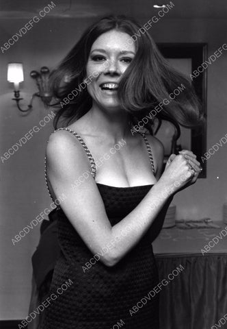 playful and beautiful Diana Rigg pic 8b20-14071