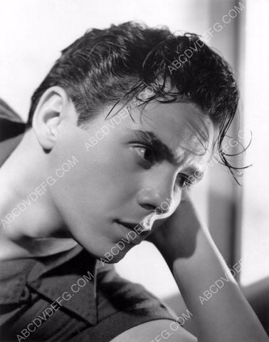 handsome Desi Arnaz portrait 8b20-14129