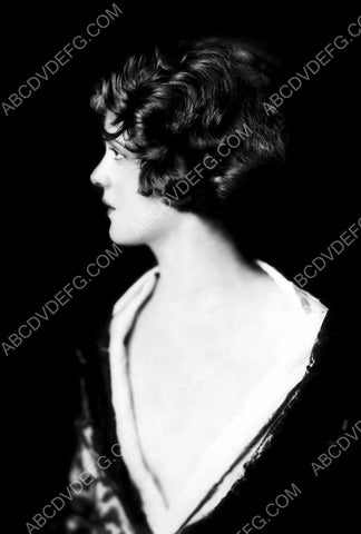 beautiful Bobbe Arnst profile portrait 8b20-14134