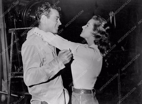 Guy Madison and co-star behind the scenes 8b20-14443
